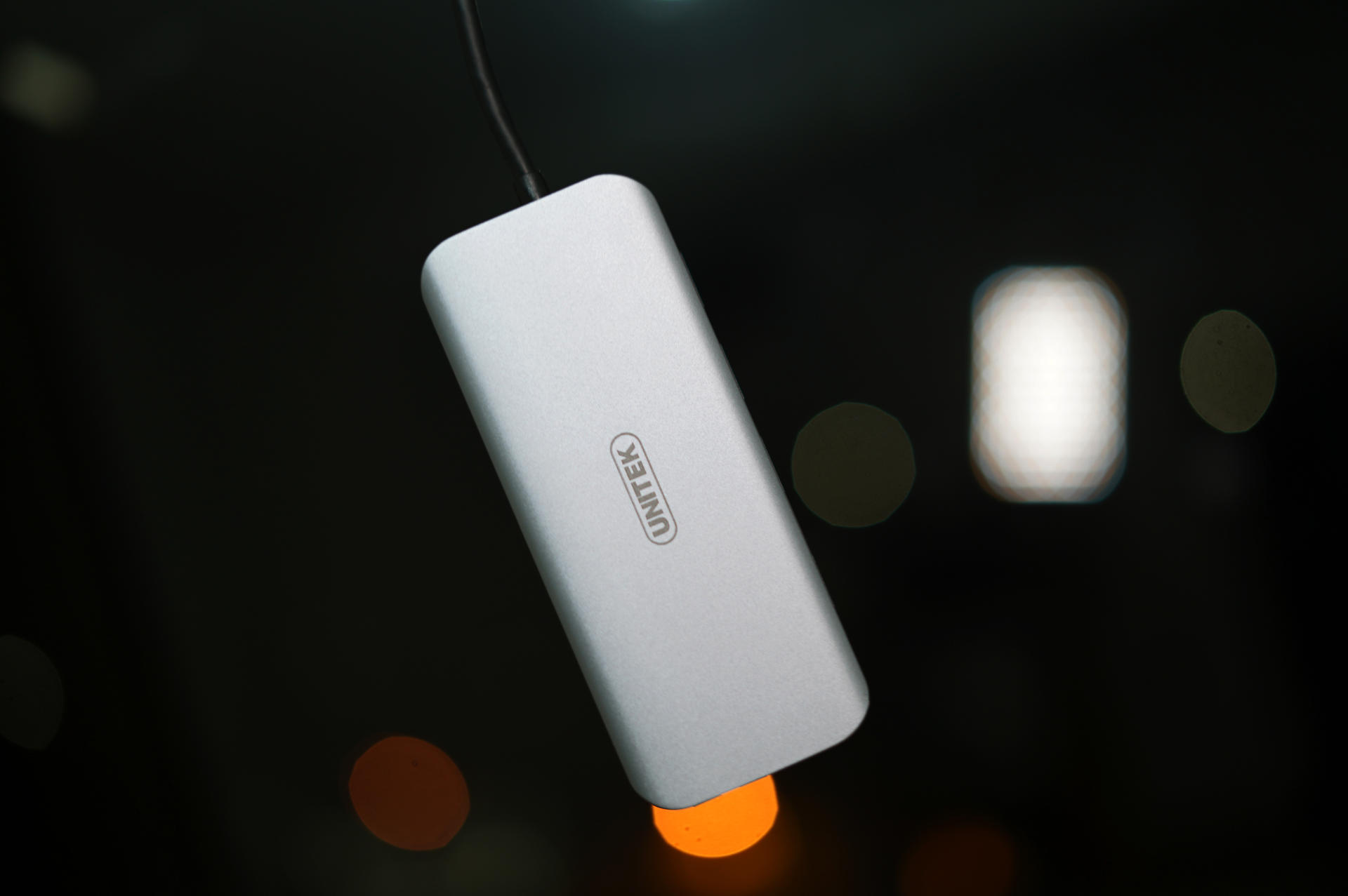 电脑接口不够用、不好用？一个扩展坞告诉你接口大满贯有多方便