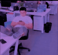 爆笑GIF：没错，这傻子是我爸爸！亲的！