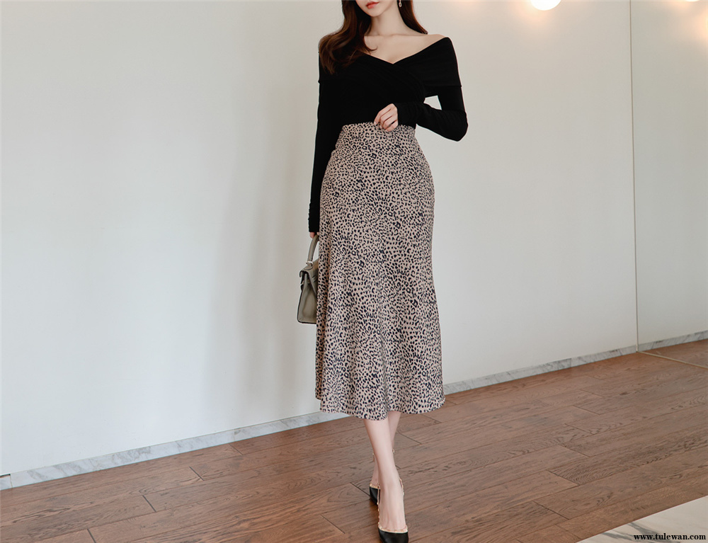 孙允珠丨巴伦西亚纯黑简式豹纹及膝裙