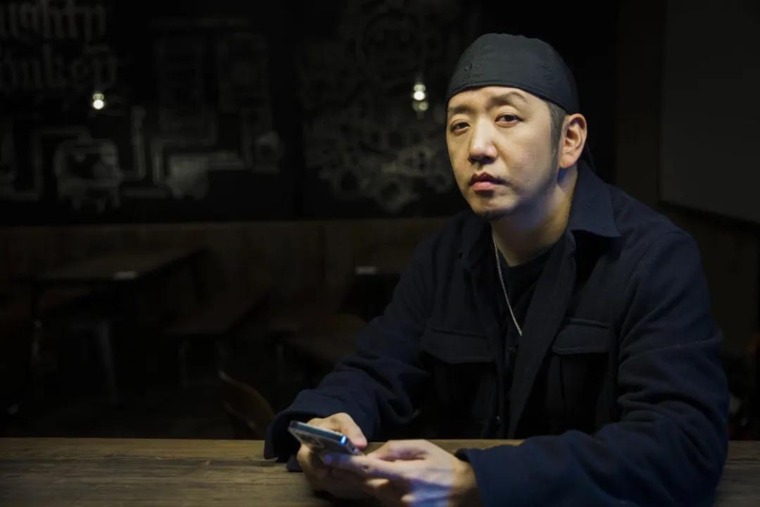 听完这位音乐顽主的新专辑，我才明白生活原来这么简单