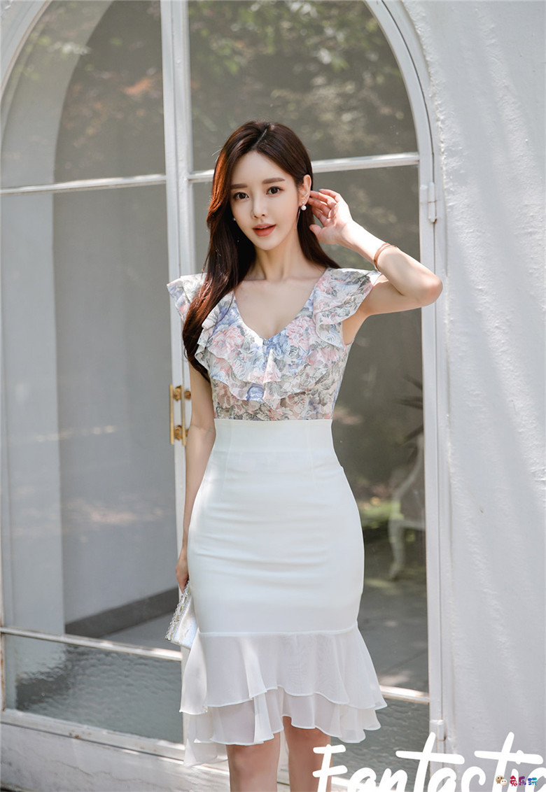 孙允珠：青花翠叶波浪卷纹古典淡墨裙