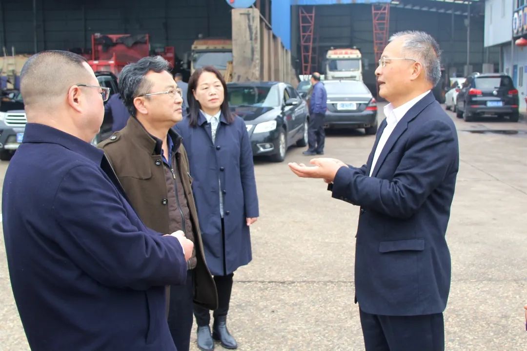 陈小山带队督导港口码头污染防治工作