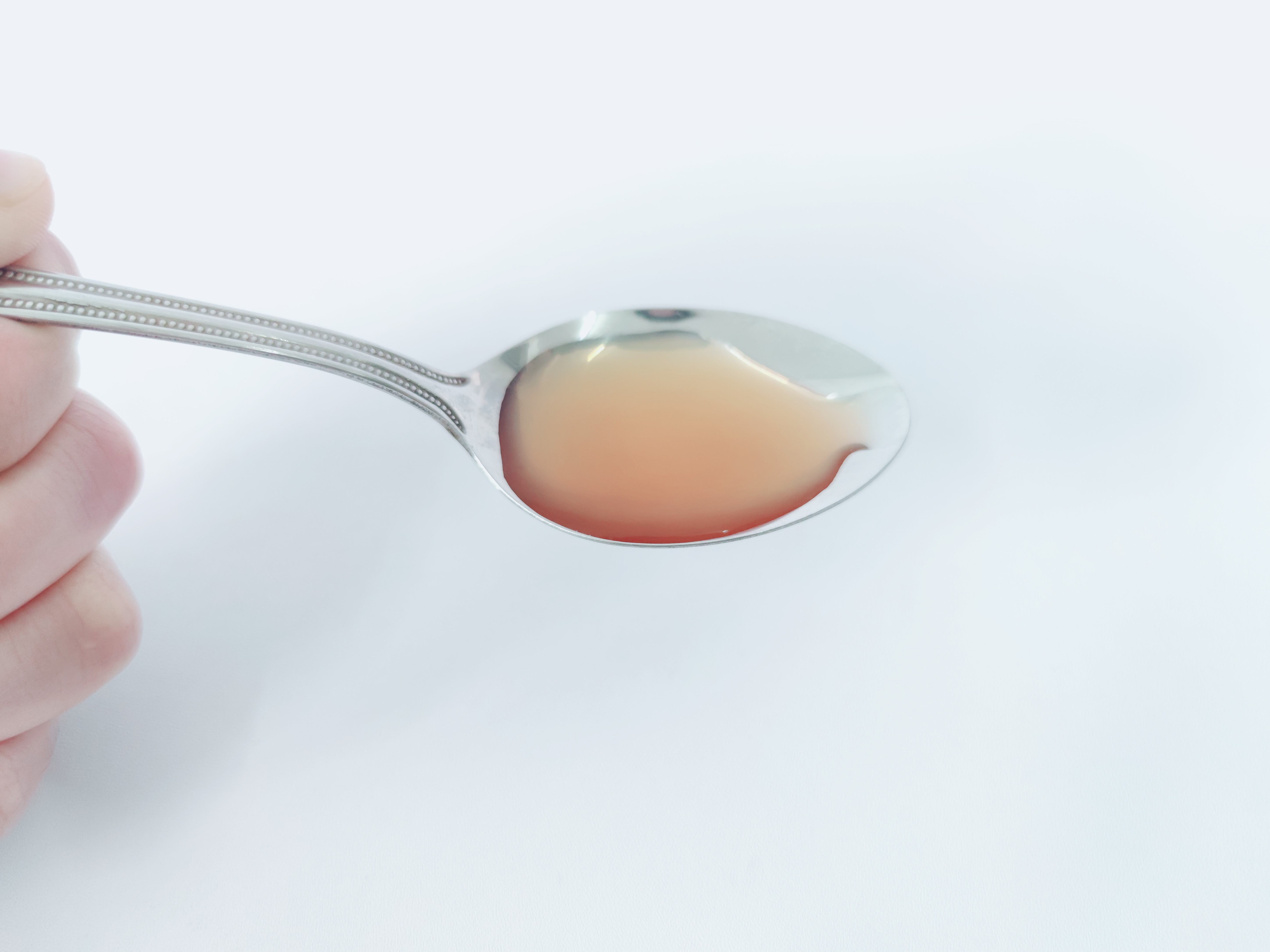 这款玻尿酸人参饮，除了补水，还是可随身携带的养护“小助手”