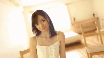 超级内涵美女动态GIF图片：这么练瑜伽是为了什么呢？！
