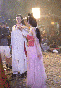 小姐姐gif动态图 大得很突然啊 - 第2页 美女动图 第4张