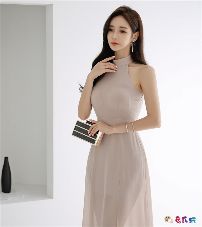 孙允珠：幽琴仙露丝滑奶茶维纳斯礼裙