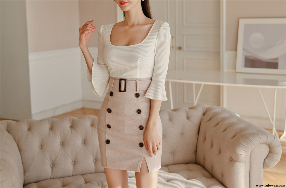 孙允珠丨白堇熏芳奶油浅彩花扇拼搭裙