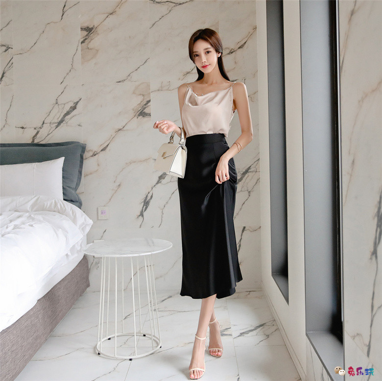 孙允珠丨钻石金露萤粉垂帘丝滑包臀裙