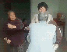 爆笑动图GIF：世界上最可怕的秋千