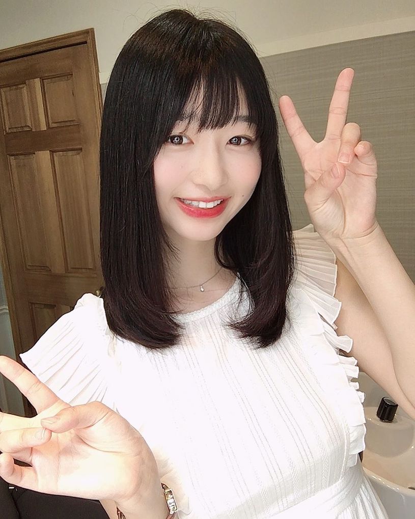 日本00后温柔系美少女我妻ゆりか让你心疼的想呵护！