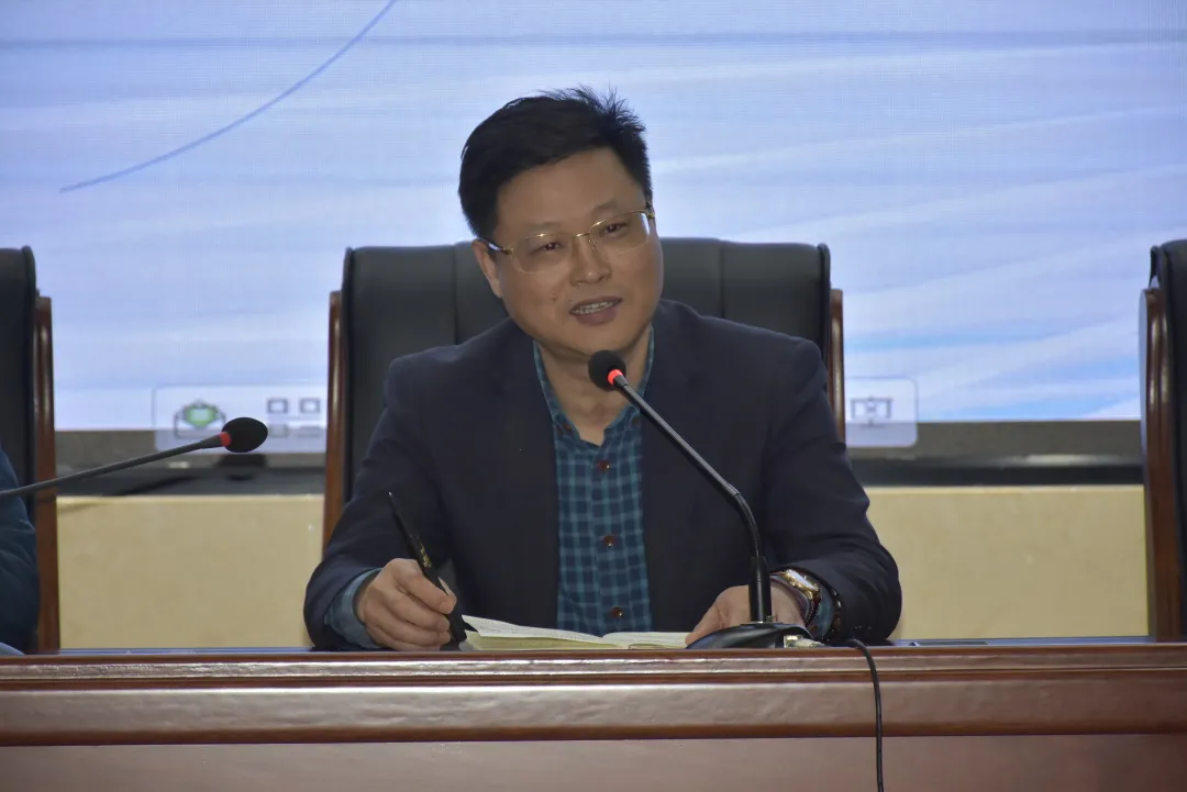 学习党史守初心，脚踏实地奋前行——记湘钢一中2021年4月教职工大会