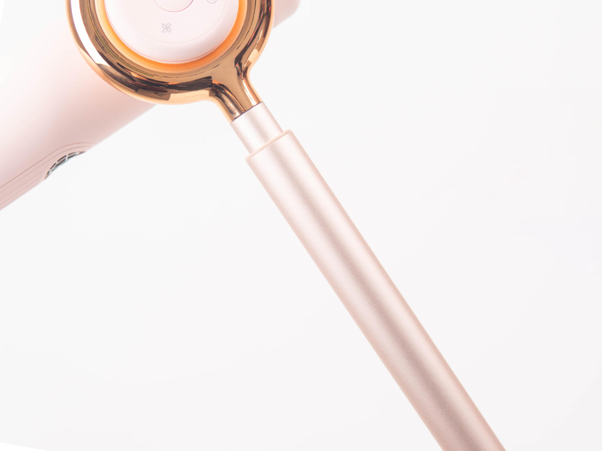 颠覆传统吹发方式，品仕乐立式吹风机解放双手吹发更舒适