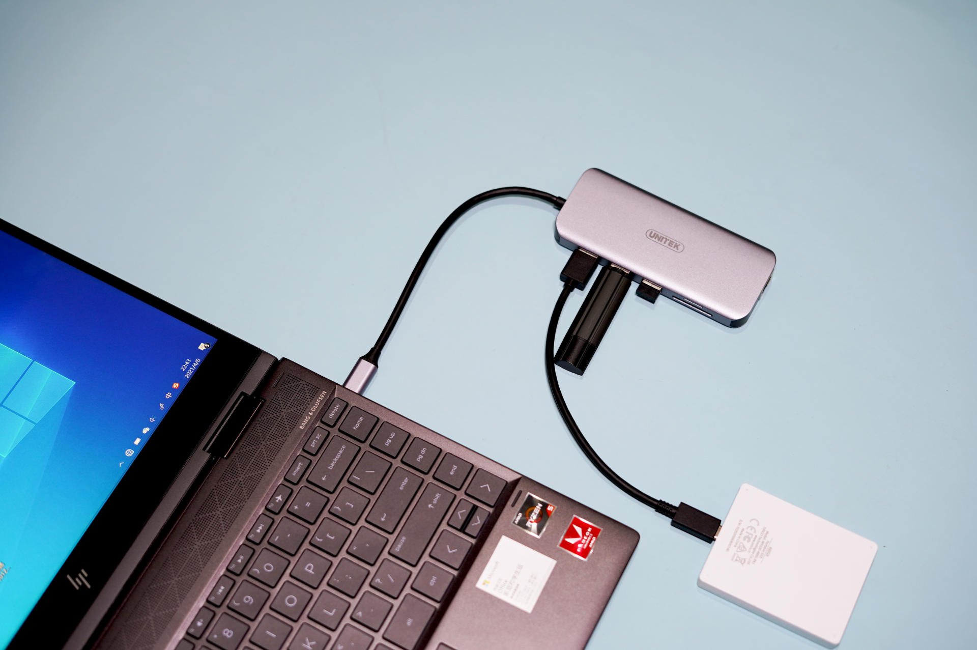 电脑接口不够用、不好用？一个扩展坞告诉你接口大满贯有多方便