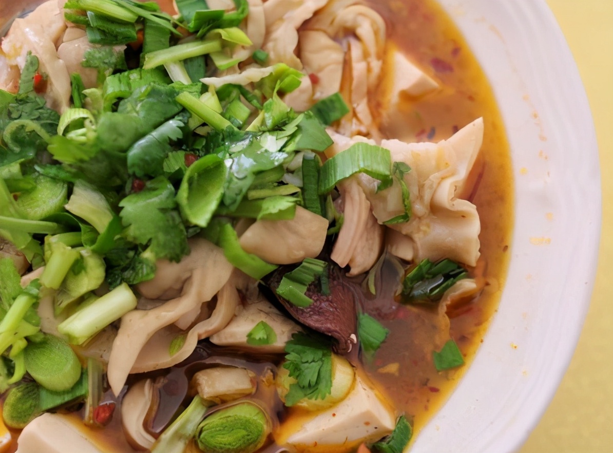 水豆腐炖制的大肠选猪中精品——淮南猪罗山大肠汤名声在外不管怎么样