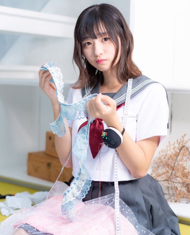 日本00后温柔系美少女我妻ゆりか让你心疼的想呵护！
