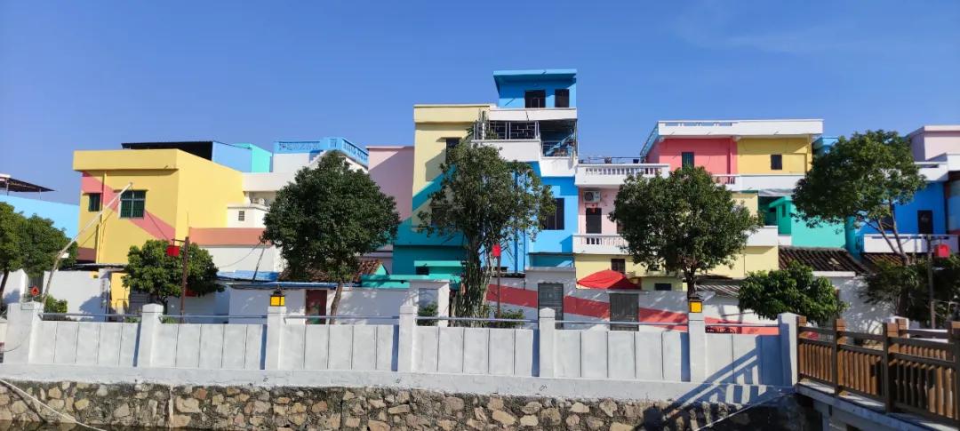 刷爆朋友圈东莞这条彩虹村颜值超高到处都是小清新ins风