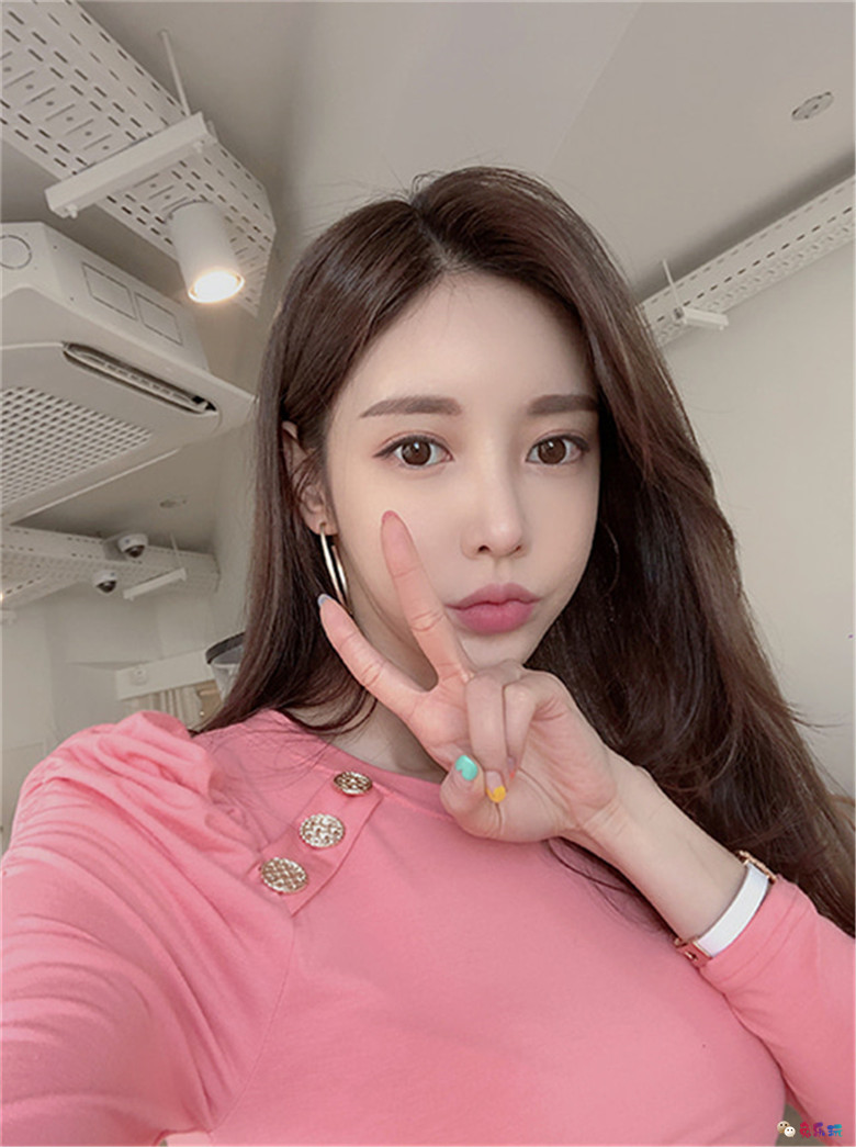 孙允珠：红莓松露初恋色彩靓丽鱼尾裙