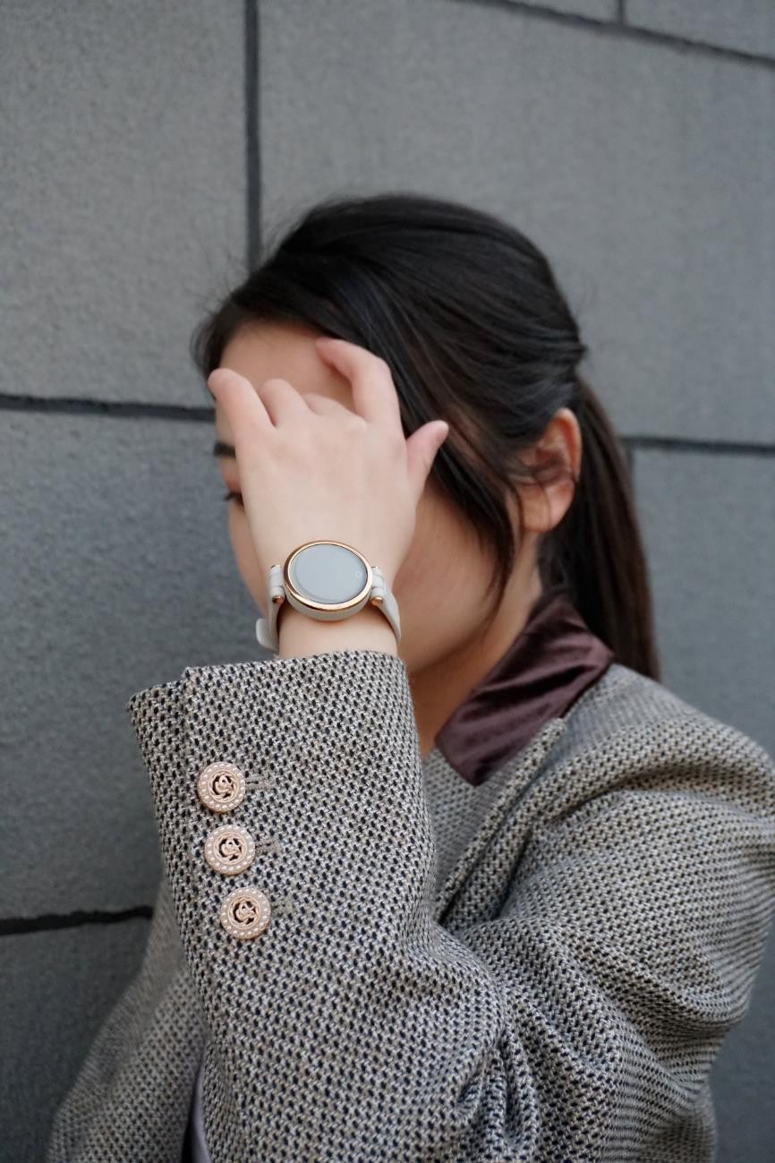 专门为女性做的智能手表，性价比颜值二选一，佳明Lily上手