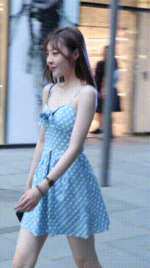 大胸美女动态GIF图片：大大大大！