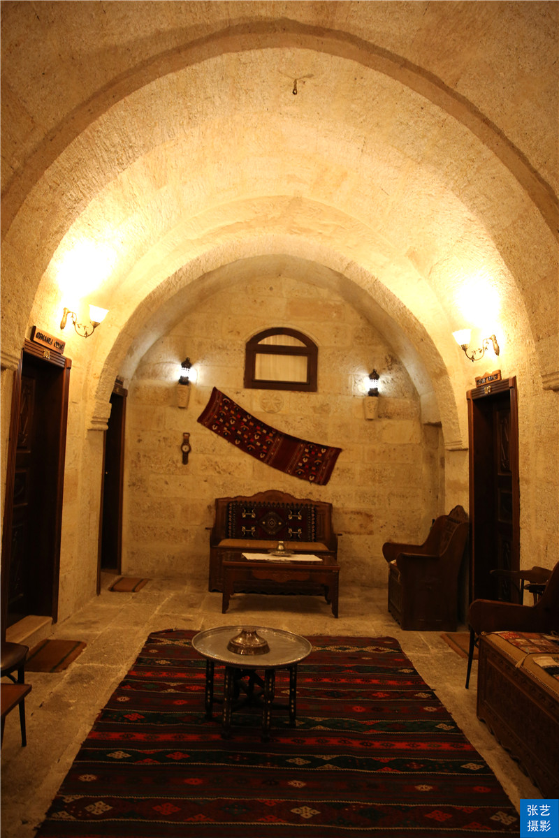 土耳其卡巴多奇亚，三百万年火山爆发形成岩洞，住在里面感觉如何