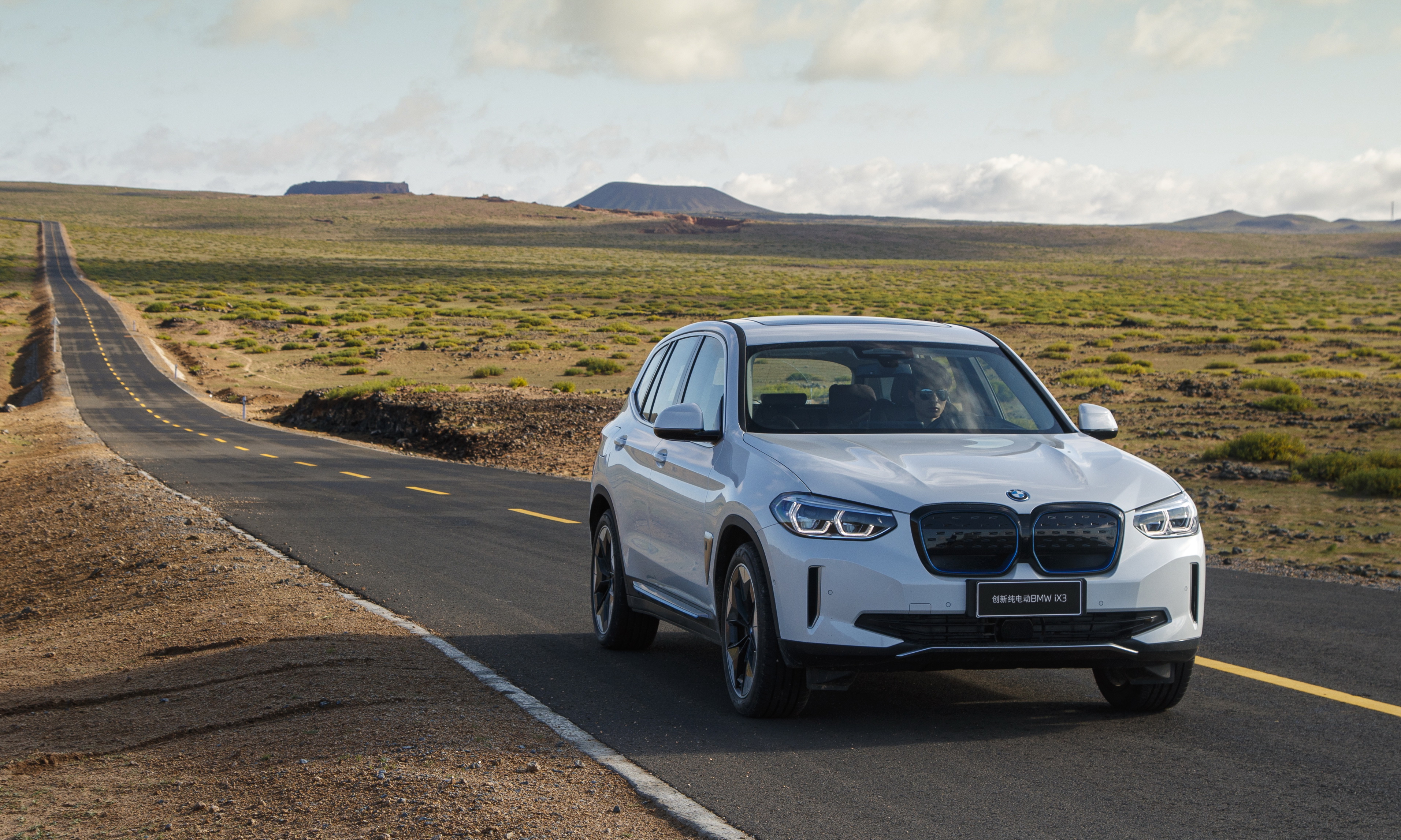 纯电动bmw ix3:一手抓住了时代,一手抓住了消费者