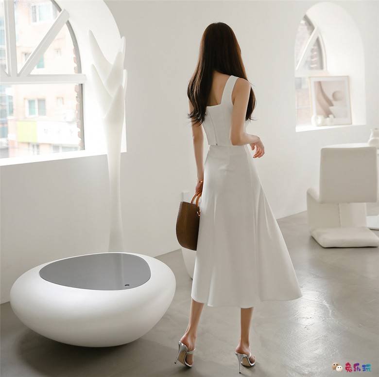 孙允珠丨幽韵垂帘亚麻田园风情连衣裙