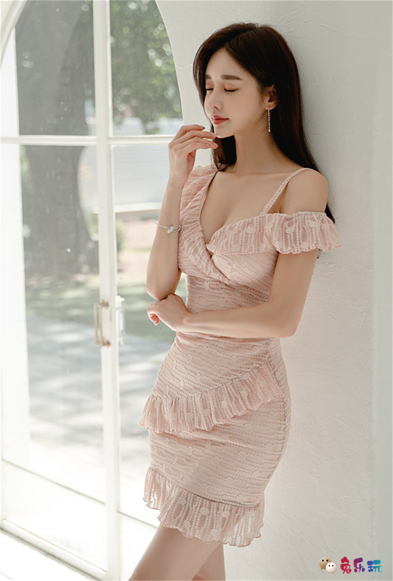 孙允珠：春湖浓夏彩媚香蜜层叠雪纺裙