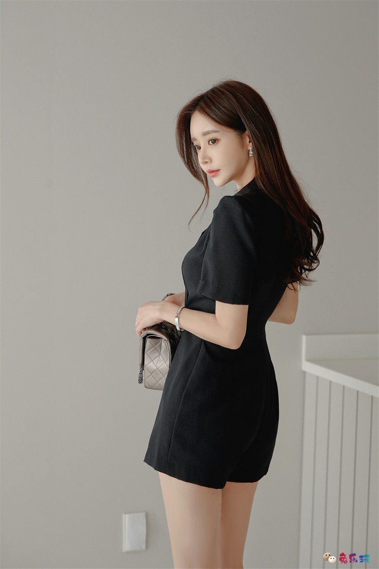 孙允珠丨黑牌威士忌绅士蓝调夏梦衣裙