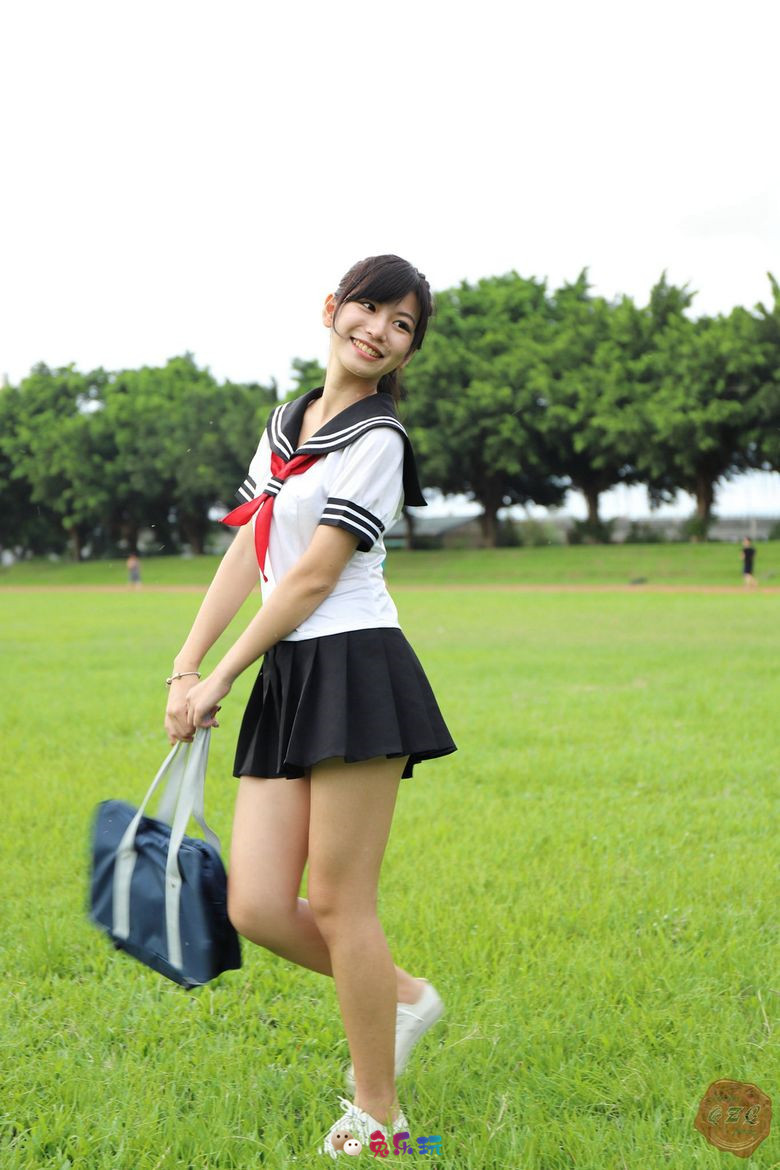 台湾林温蒂丨制服の女生