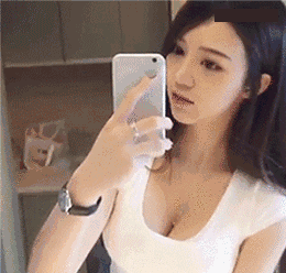 美女内涵图片GIF：腰力不错，表情也很到位