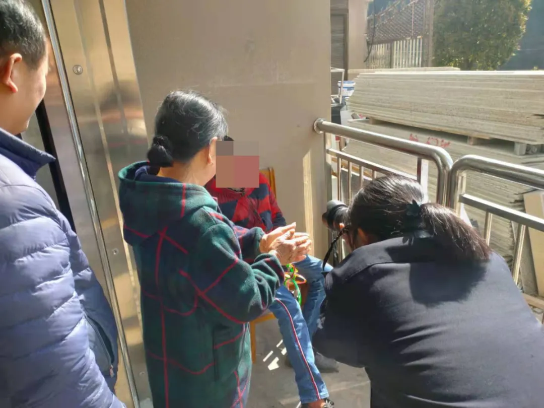 【我为群众办实事】真情暖人心！韶山冲派出所民警上门办理身份证、上户口