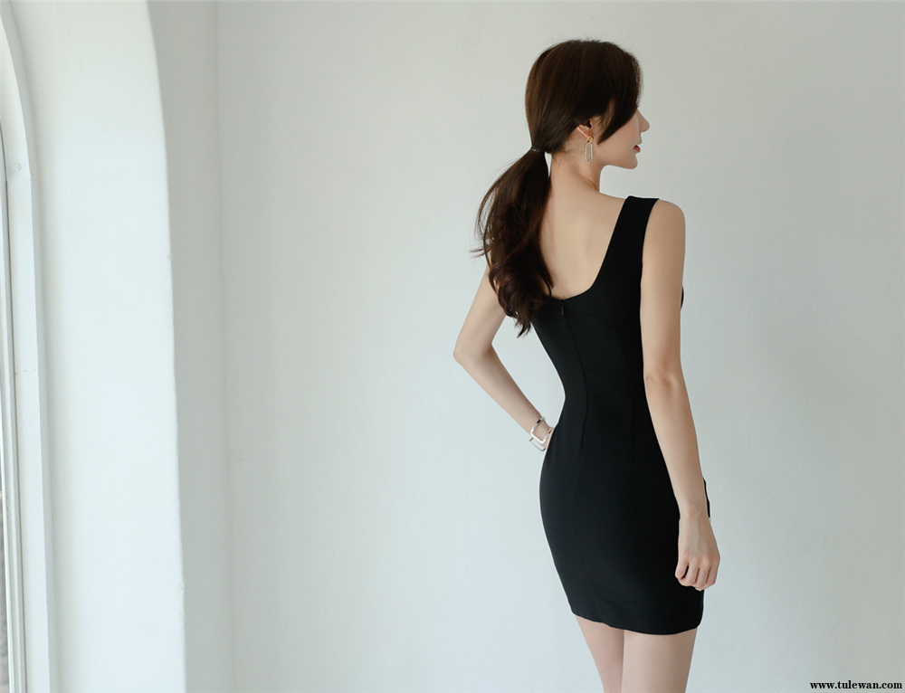 孙允珠丨黑夜深梦拼搭中空诱惑包臀裙