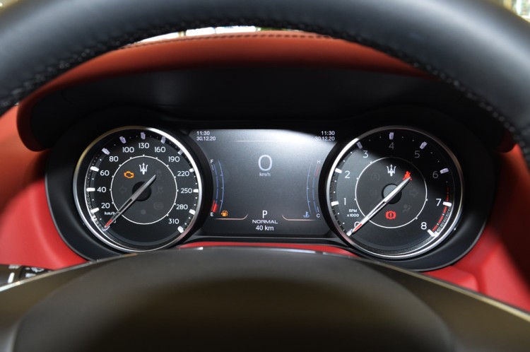 首次"触电"是什么感觉?实拍玛莎拉蒂新款ghibli混动版