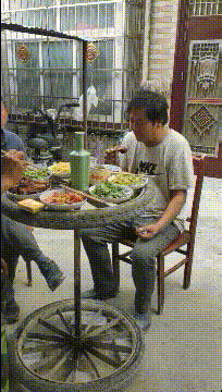 十年不见得兄弟不见，简单的吃一点，也就这个条件了