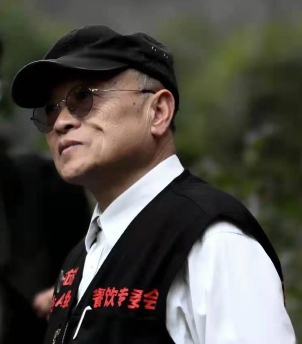 促进会副秘书长吴燕飞任总制片,专委会常务副主任龙雨任制片主任,促进