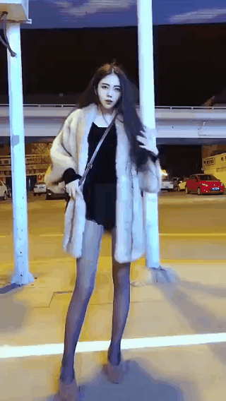看了想看的美女动图：妹子夹腿什么的，最讨厌了！