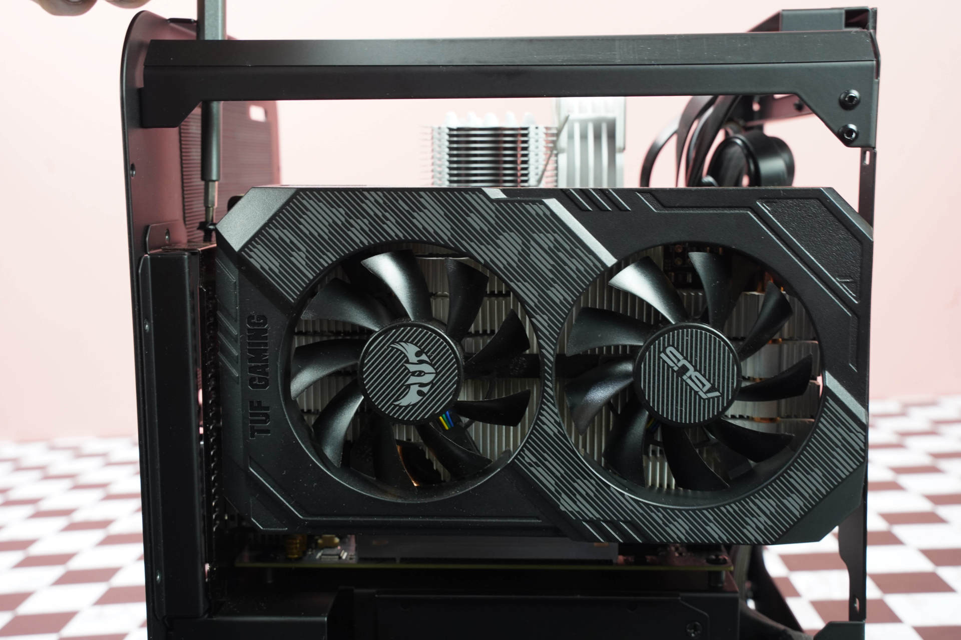 DIY玩家如何给媳妇选择电脑？乔斯伯BO100装机实录