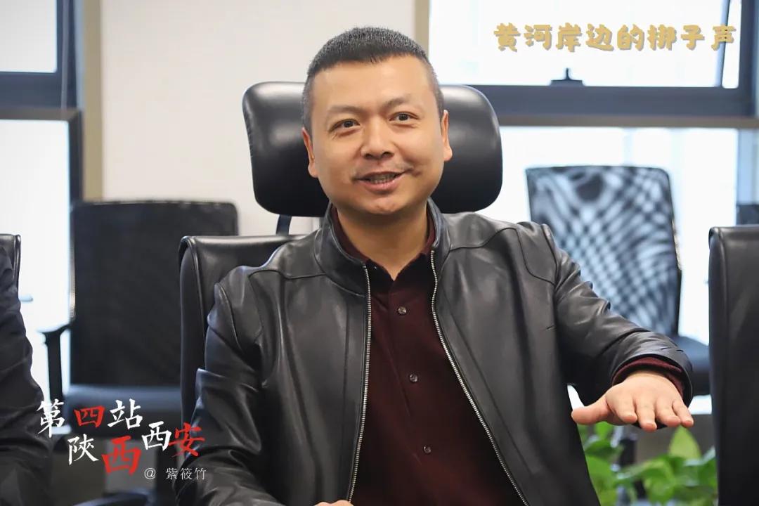 以及西安市豫剧团老中青艺术家们接受了河南广播电视台记者月阳,王博